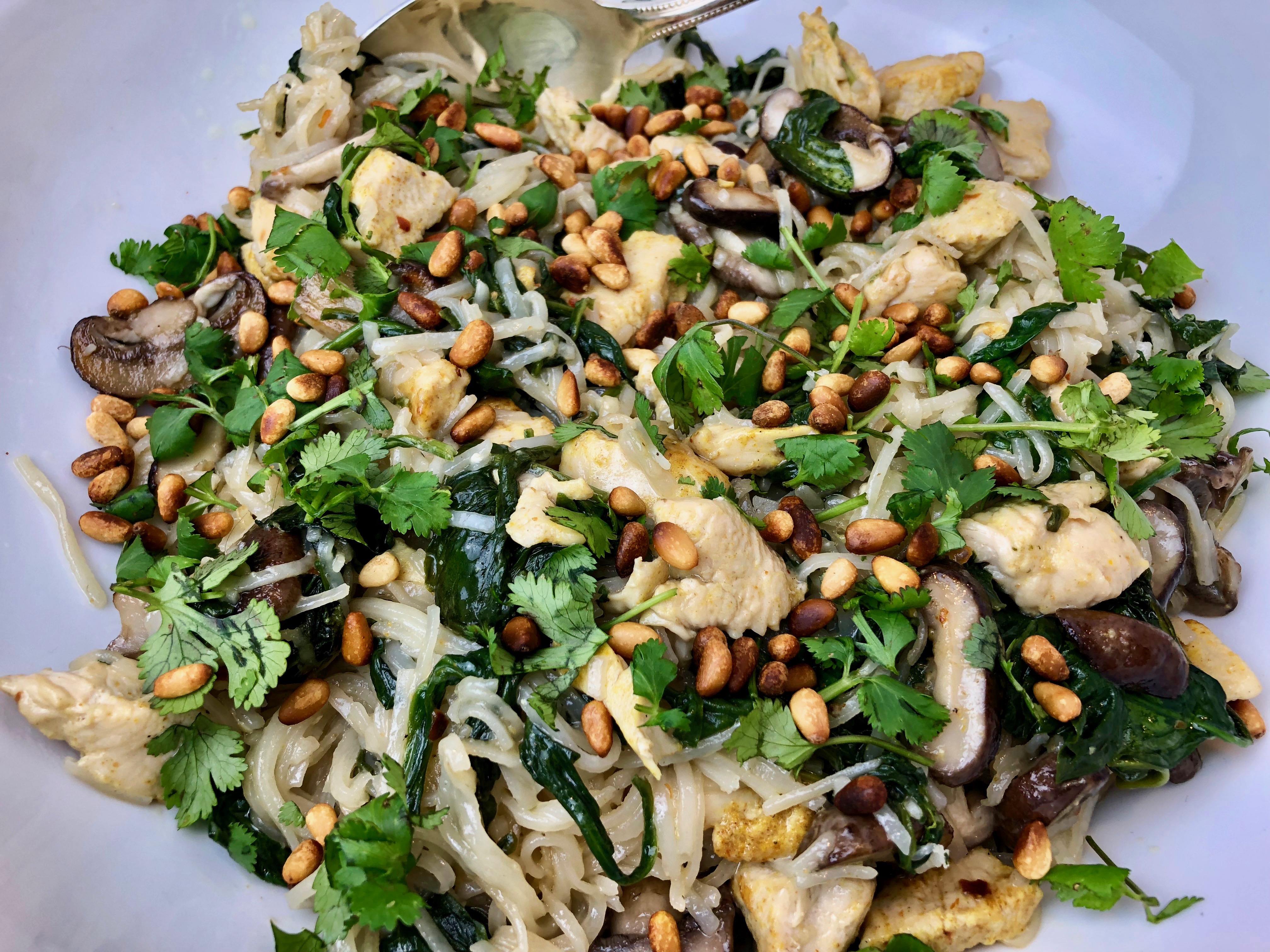 Coconut Curry Chicken with Spinach, Mushrooms and Pine Nuts – Gluten Free