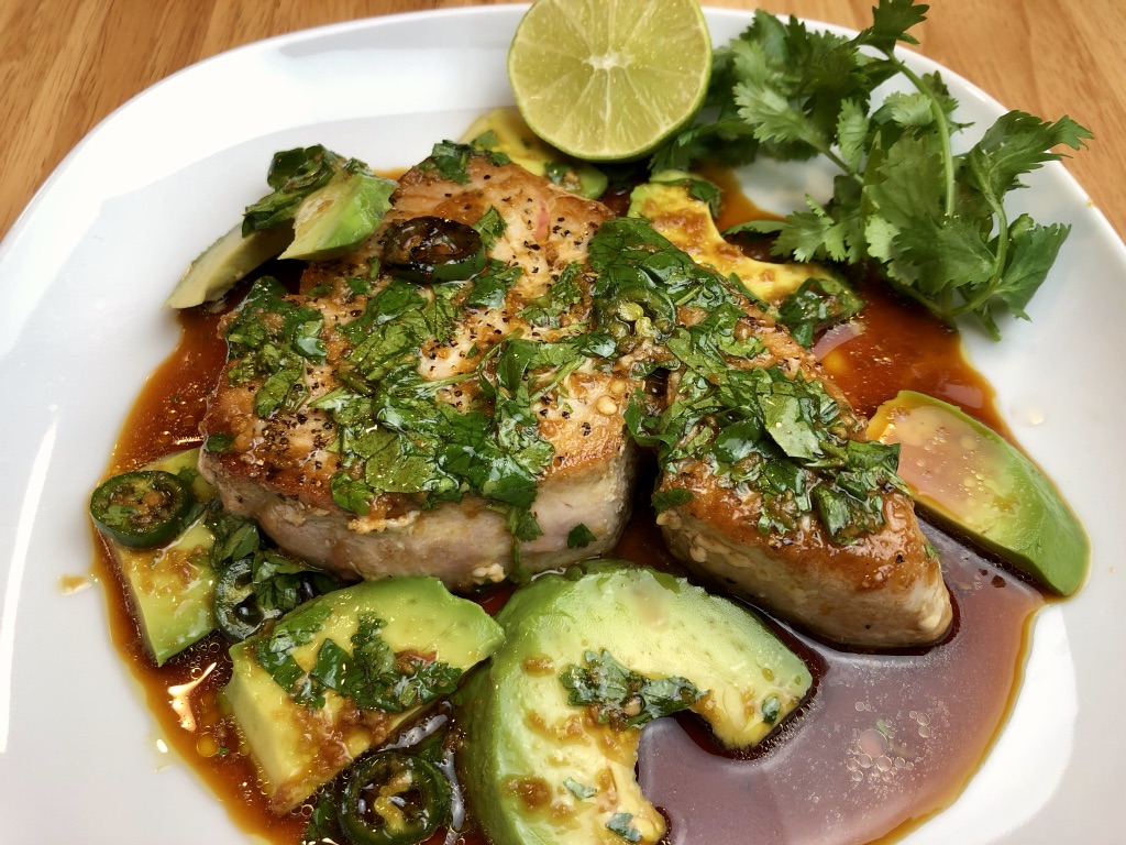 seared tuna w avocado & soy-lime dressing
