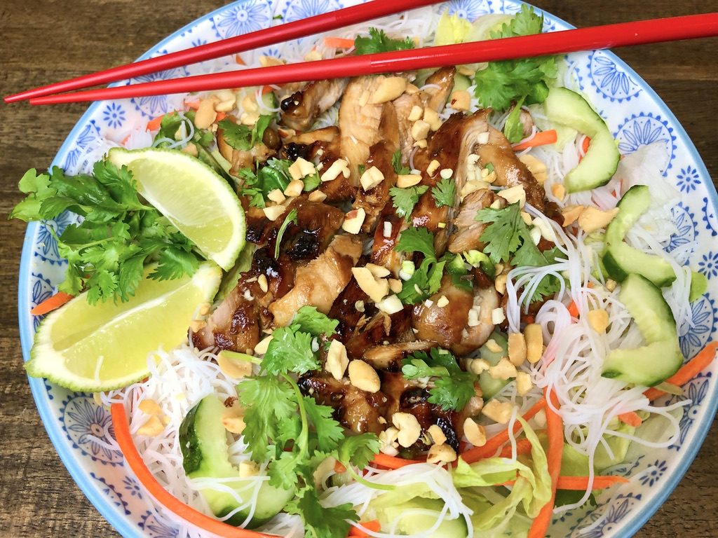 vietnamese chicken noodle bowls