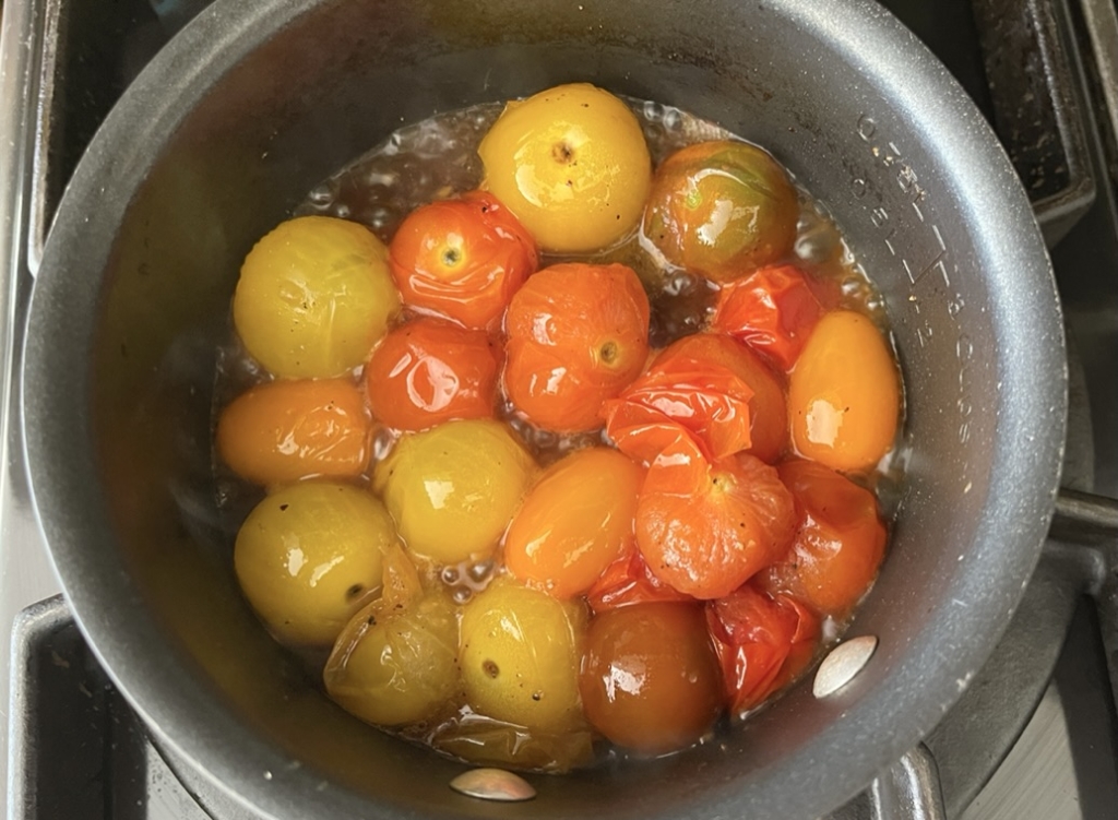 Cook over low heat and for 5 to 7 minutes, until the tomatoes start to soften