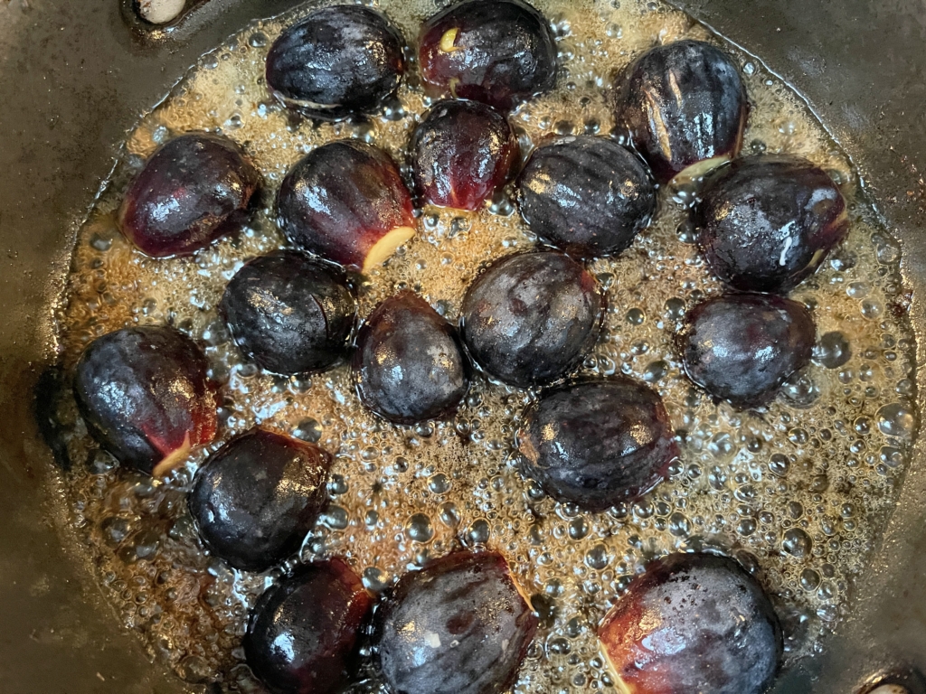 Then arrange figs, cut side down in a single layer into the pan. Cook swirling occasionally , until figs are softened and caramelized, approx 5 mins.