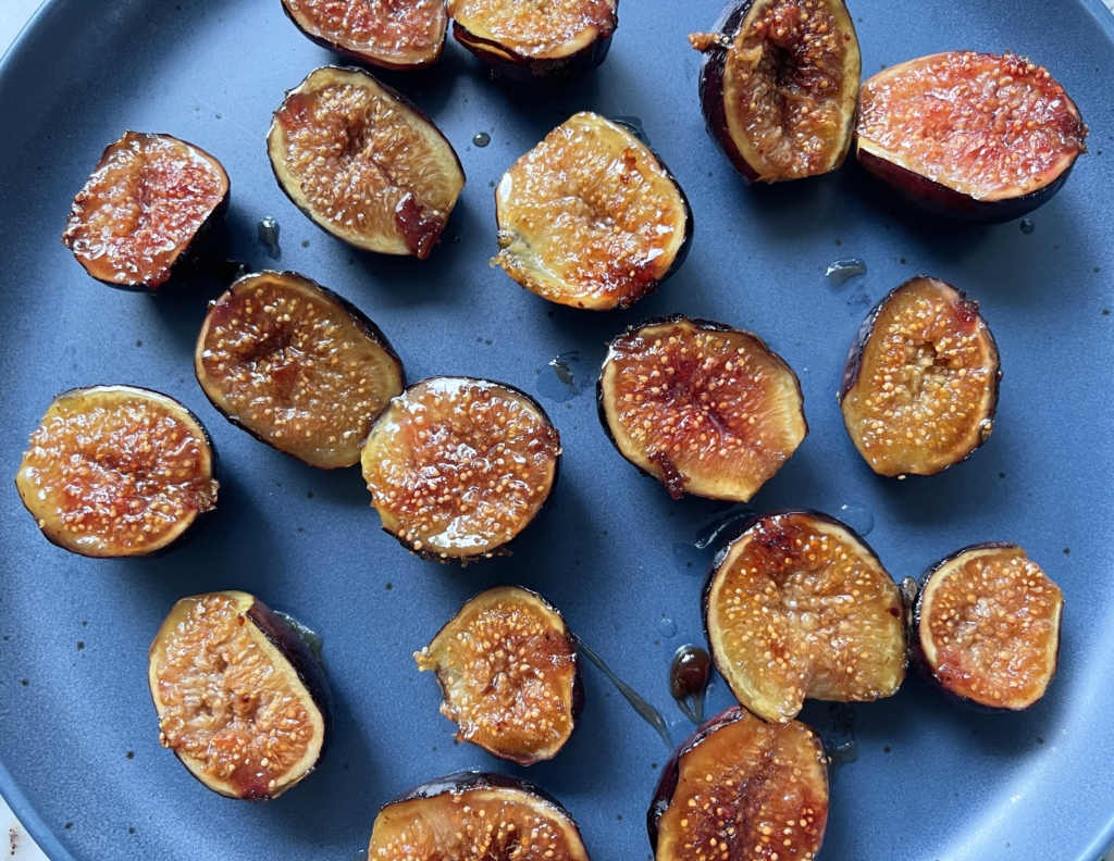 Arrange figs cut side up on a medium-sized platter.